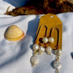 Natural Pearl Dangle Earrings